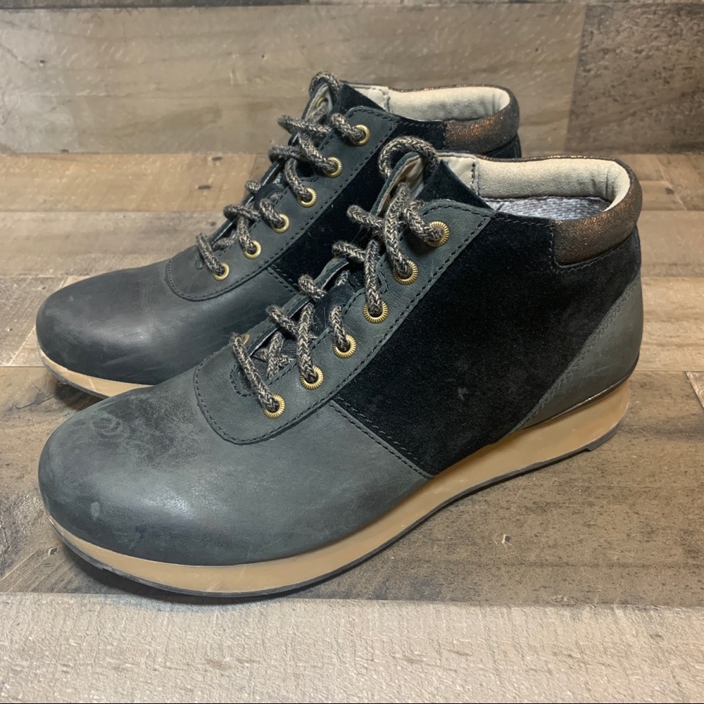 Dansko black ankle boots women size 8.5